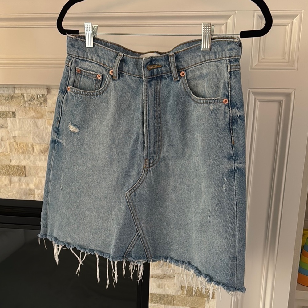 Zara Premium Denim Mini Skirt Frayed Hem Rigid Classic 5 Pocket Indigo Size M